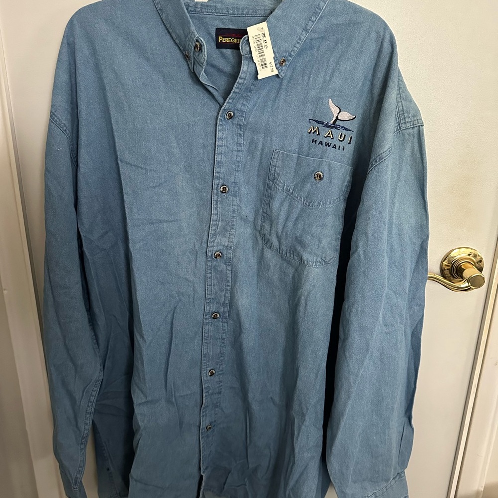 Men’s Blue Casual Button Down Shirt with Maui Hawaii Detail . Size  XXL.